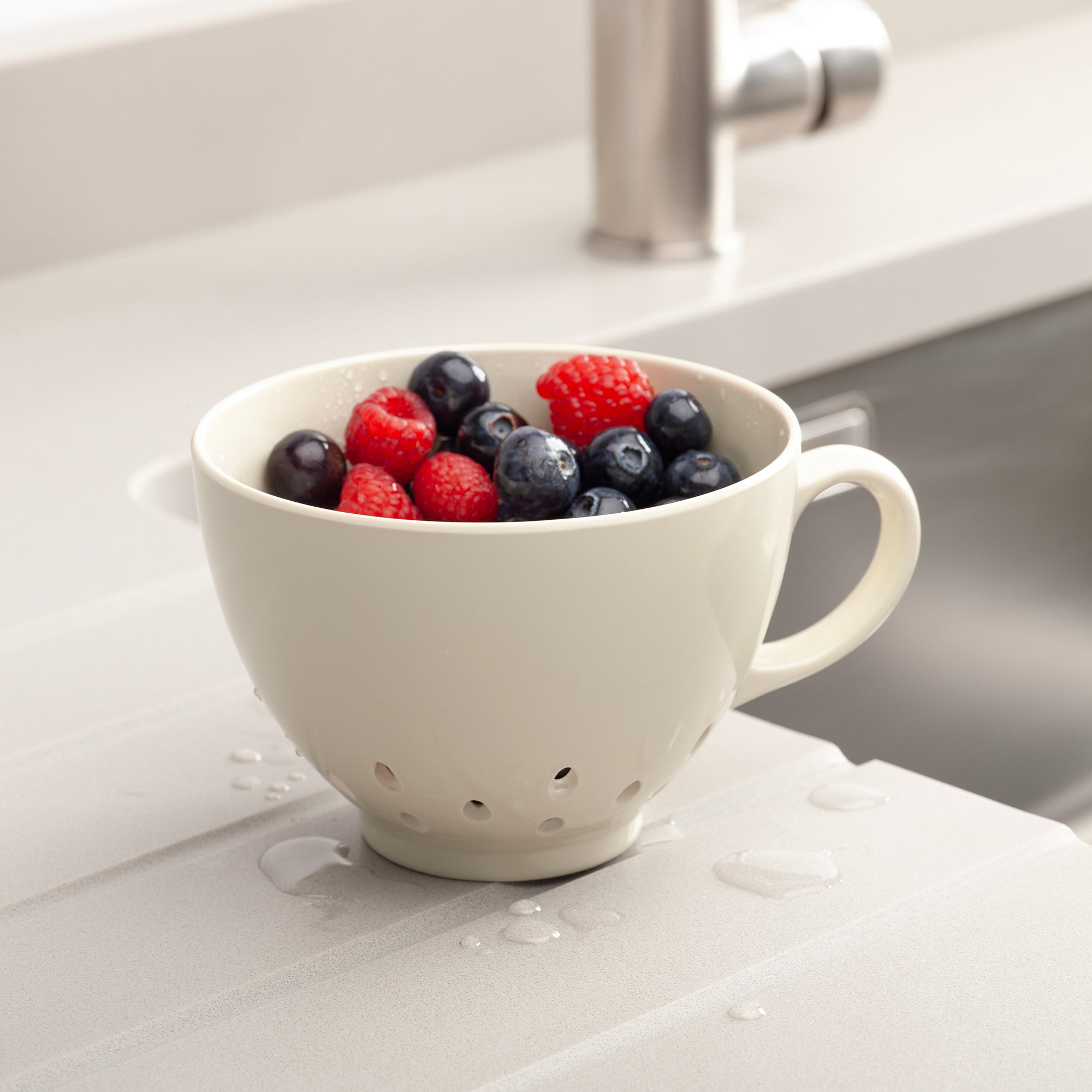 Keep It Handy Berry Colander, 10cm