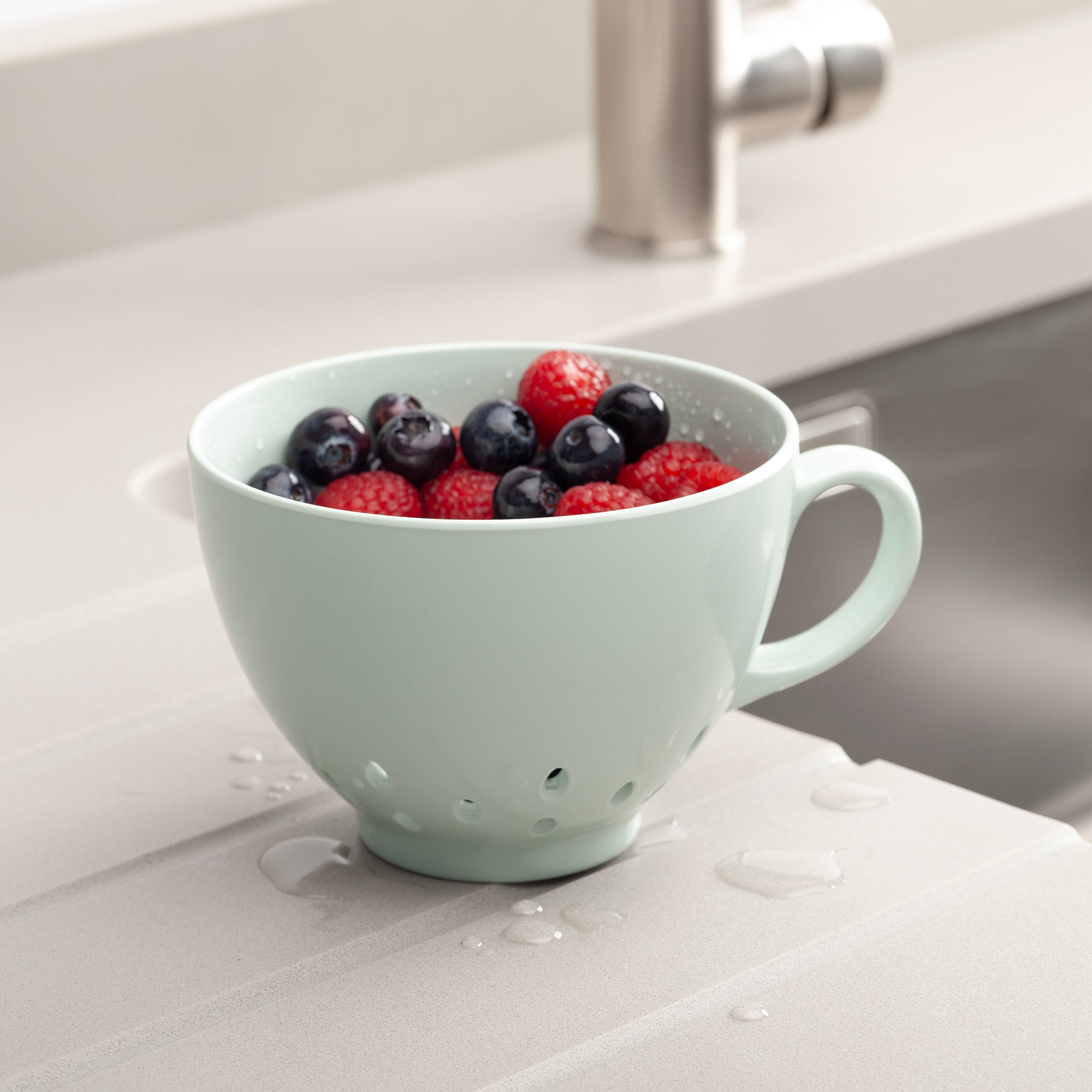 Keep It Handy Berry Colander, 10cm