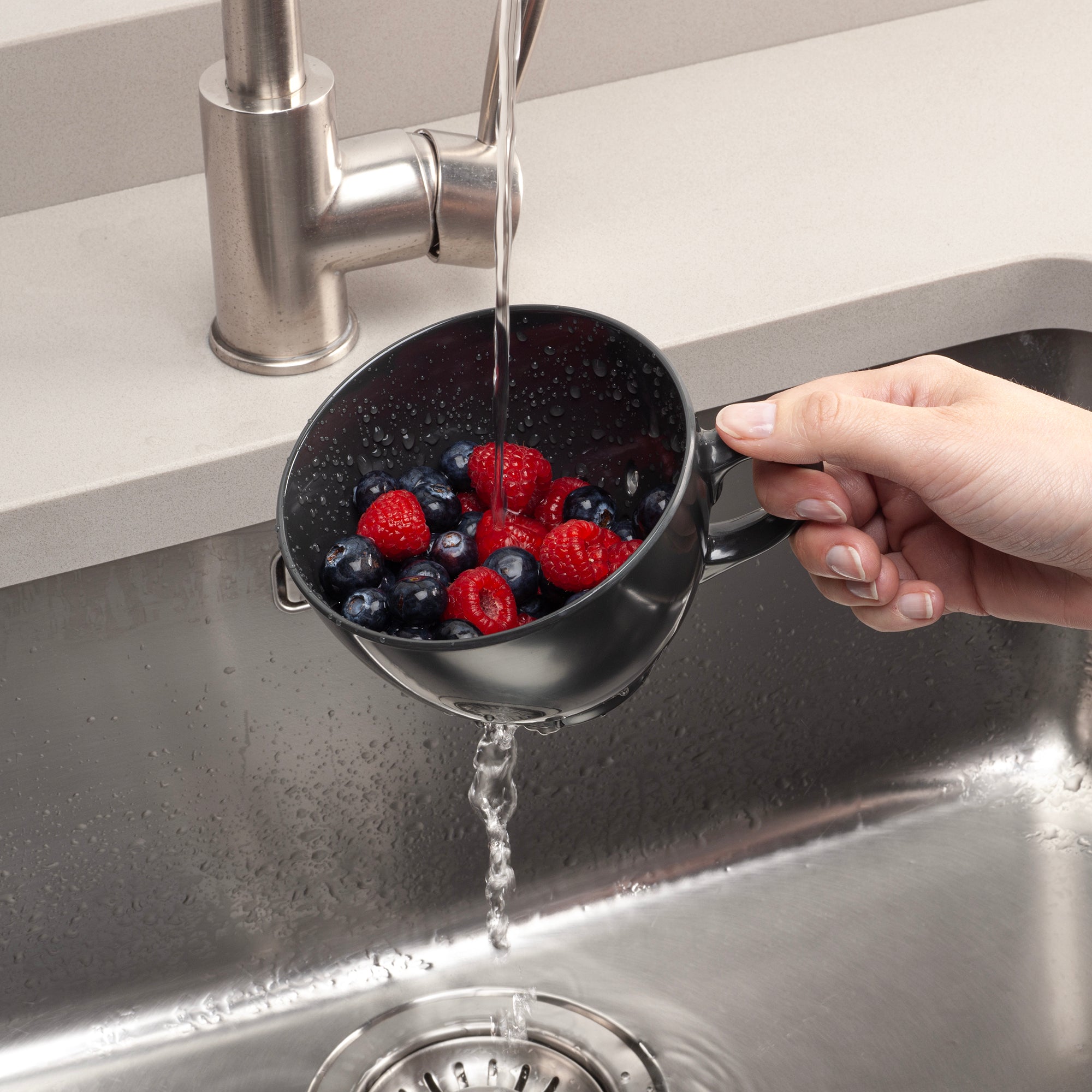 Keep It Handy Berry Colander, 10cm