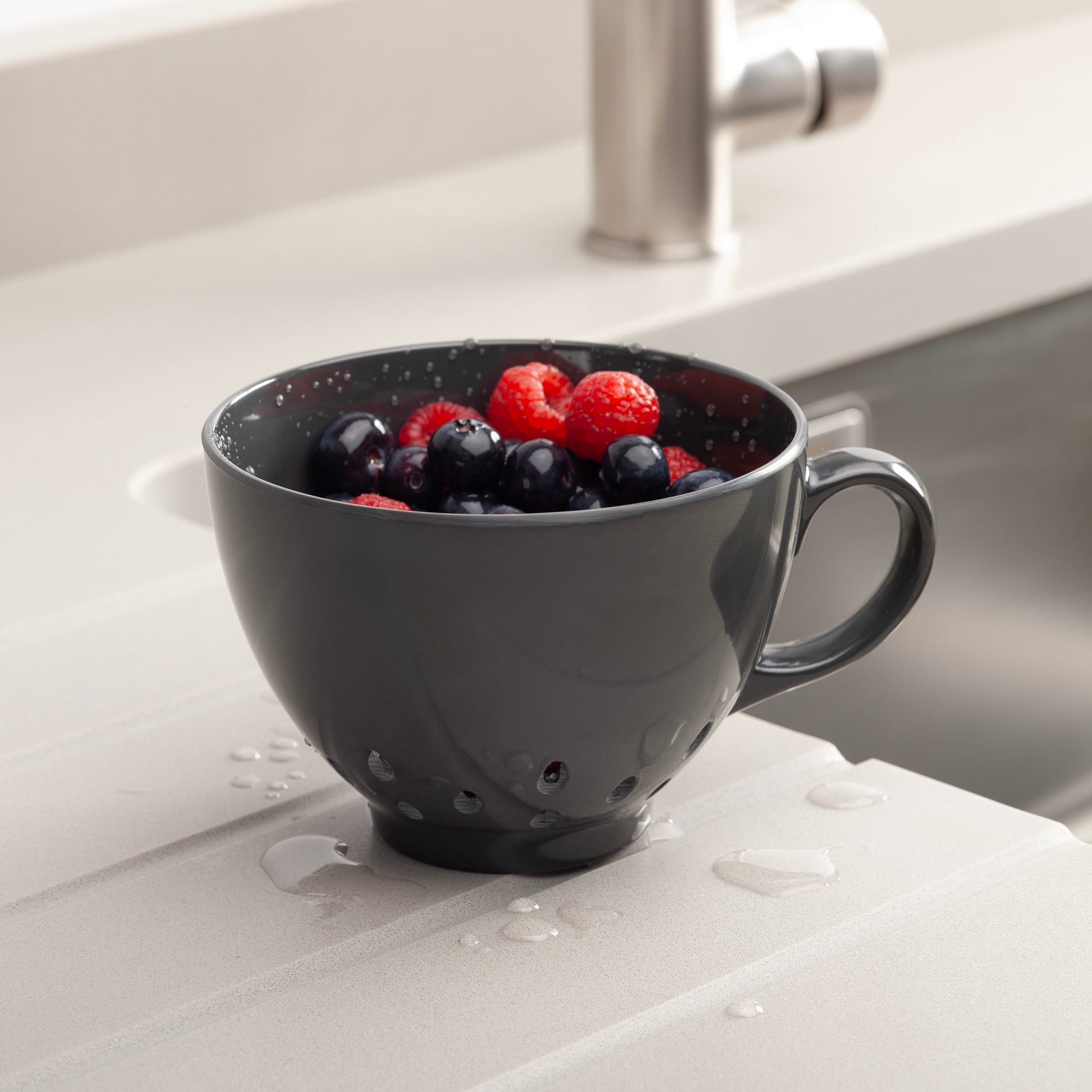 Keep It Handy Berry Colander, 10cm