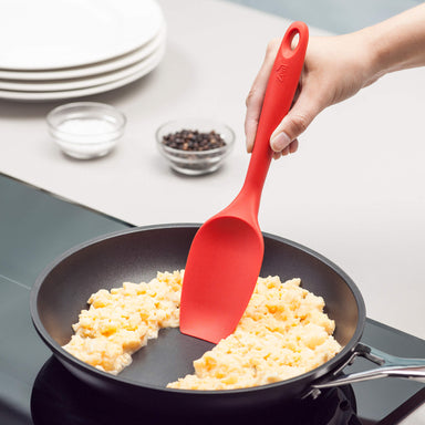 Using a Zeal Silicone Large Spatula Spoon to cook scrambled egg